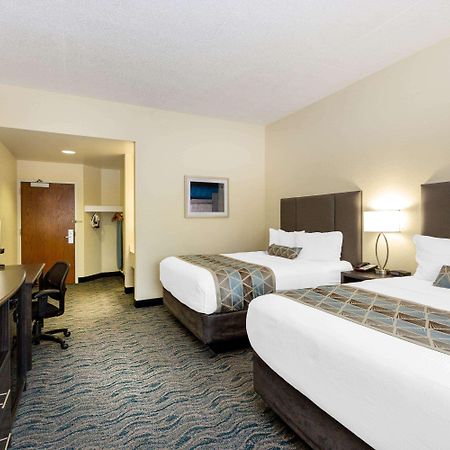 Baymont By Wyndham Des Moines Airport Hotel Buitenkant foto