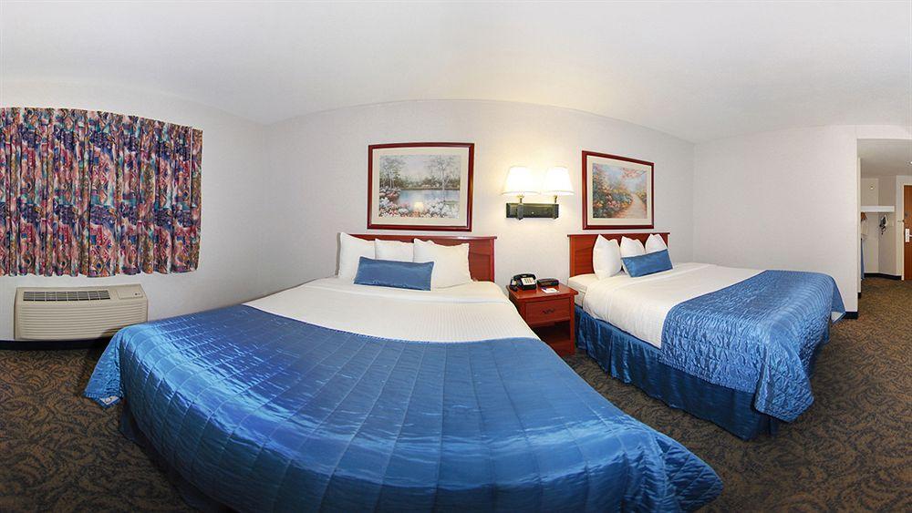 Baymont By Wyndham Des Moines Airport Hotel Buitenkant foto
