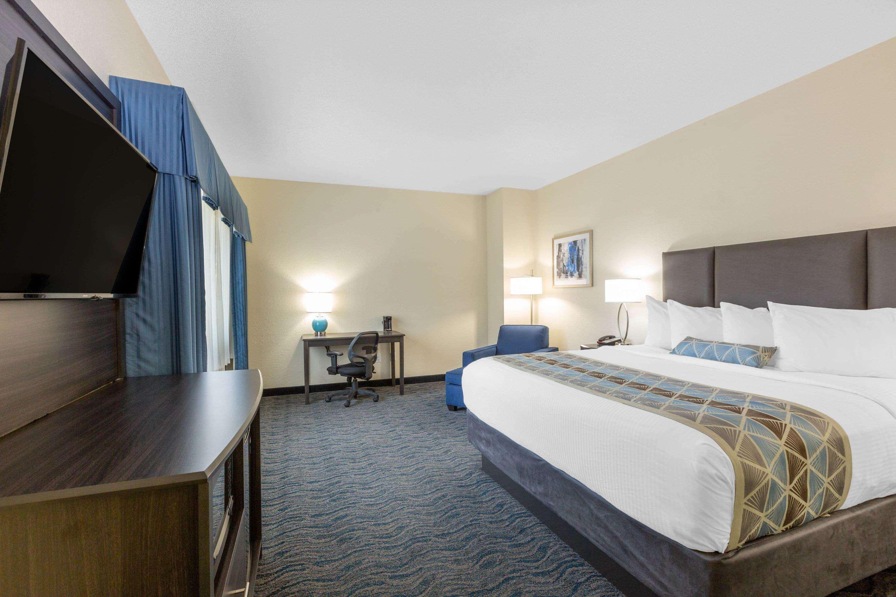 Baymont By Wyndham Des Moines Airport Hotel Buitenkant foto