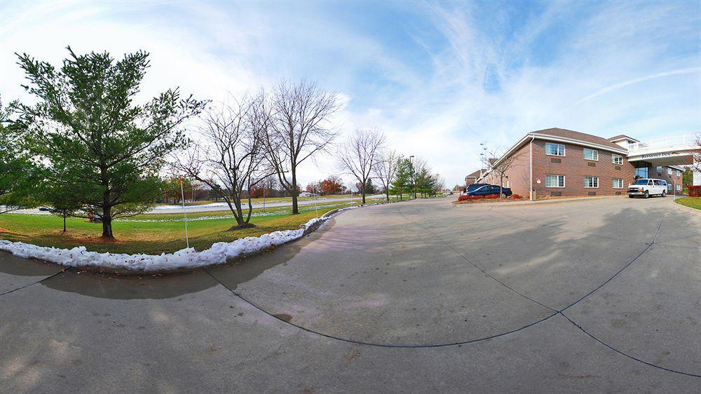 Baymont By Wyndham Des Moines Airport Hotel Buitenkant foto